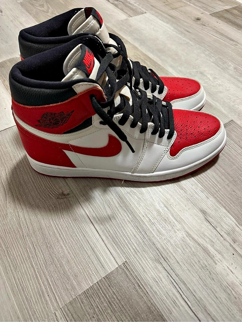Nike Air Jordan 1 Mid Men's Red & White US 11
